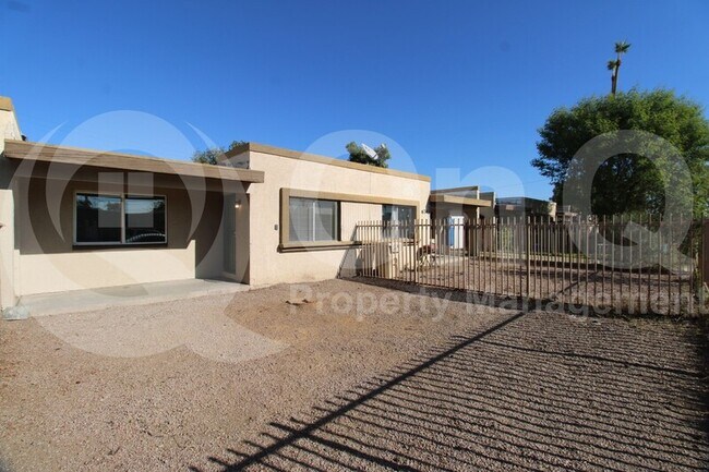 6742 W Palmaire Ave Glendale, AZ 85303 photo 2