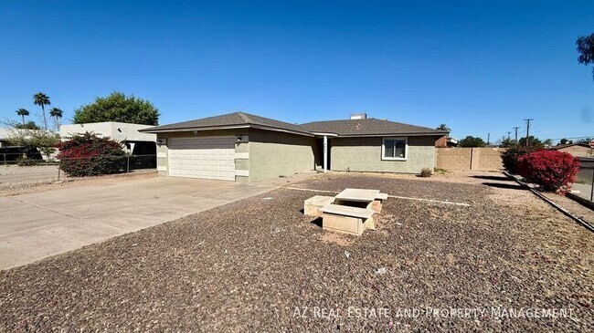 4502 W Edgemont Ave Phoenix, AZ 85035 photo 3