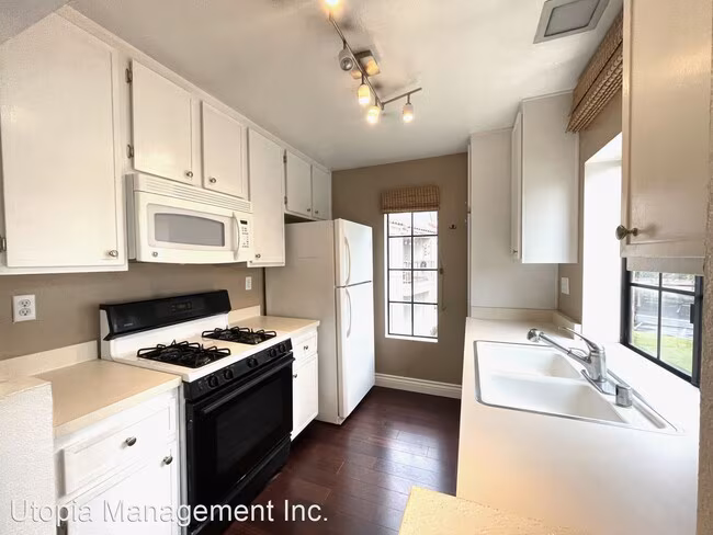 13015 Wimberly Square San Diego, CA 92128 photo 3