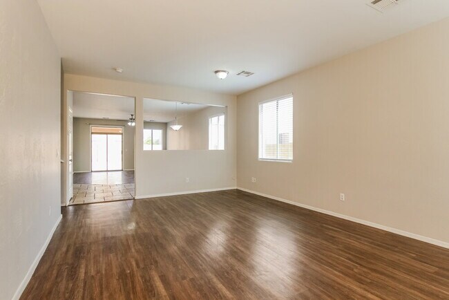 6829 S 68th Ln Phoenix, AZ 85339 photo 5