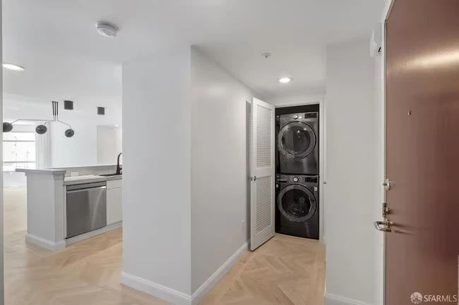 403 Main St San Francisco, CA 94105 photo 2