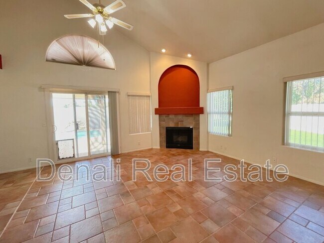 4237 E Jason Dr Phoenix, AZ 85050 photo 5
