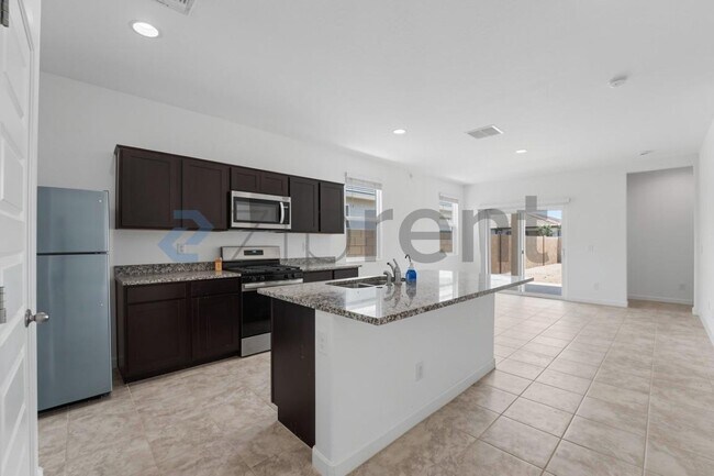 40015 W Venture Rd photo 3