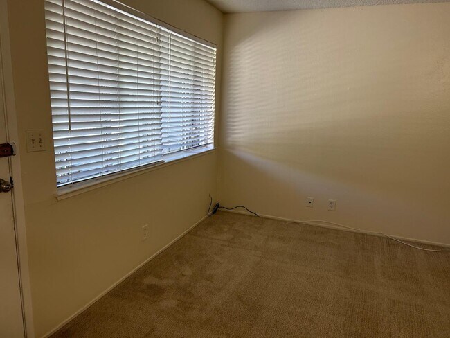 1443 Kentfield Ave Redwood City, CA 94061 photo 5