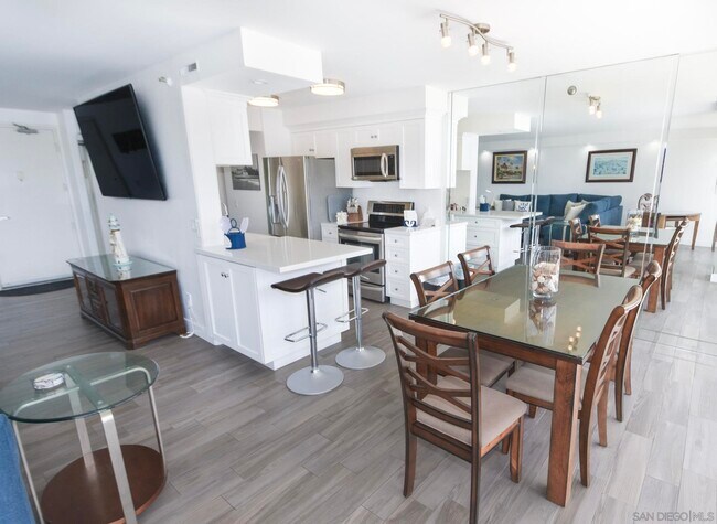 1710 Avenida Del Mundo Coronado, CA 92118 photo 4
