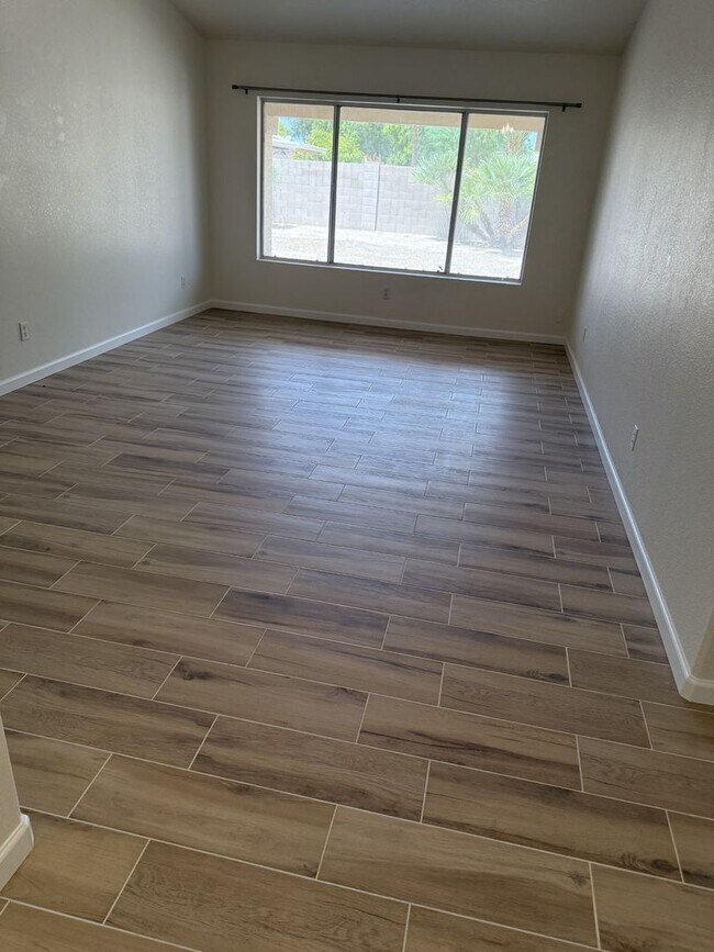 20614 N 63rd Dr Glendale, AZ 85308 photo 4