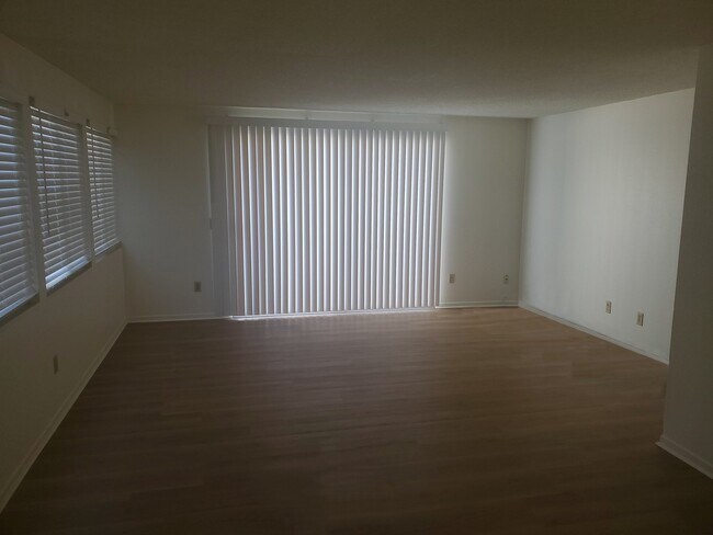 3704 Promontory St San Diego, CA 92109 photo 2