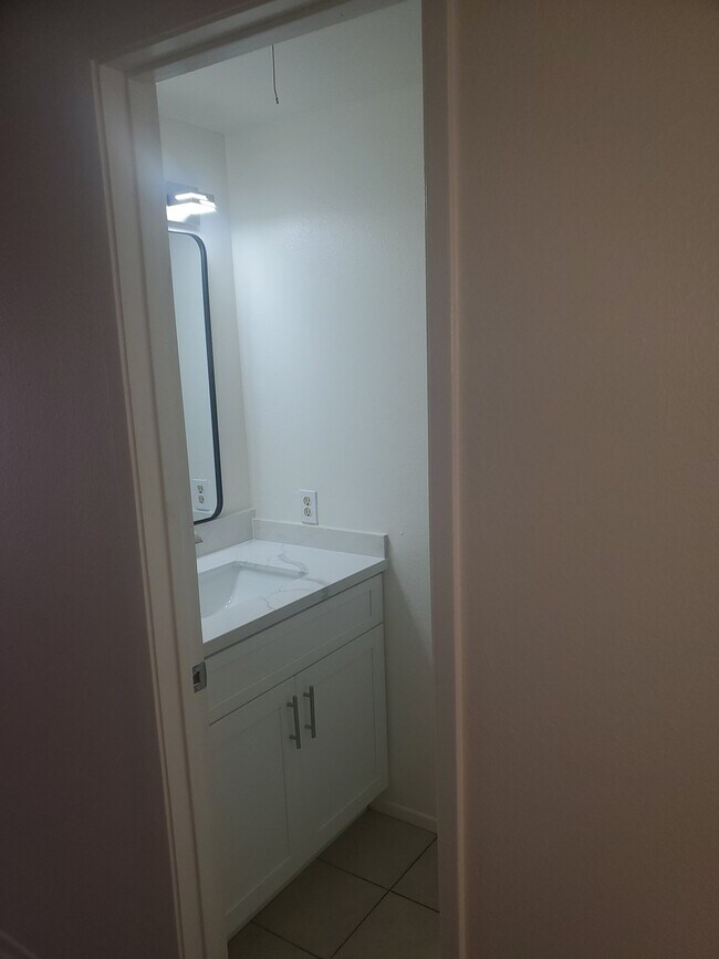 3704 Promontory St San Diego, CA 92109 photo 5