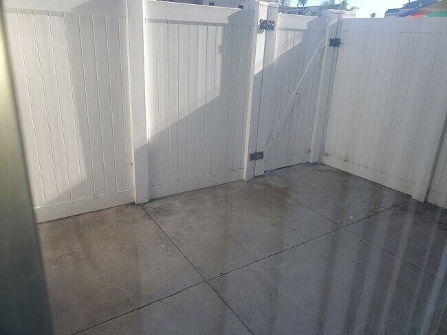 3704 Promontory St San Diego, CA 92109 photo 3