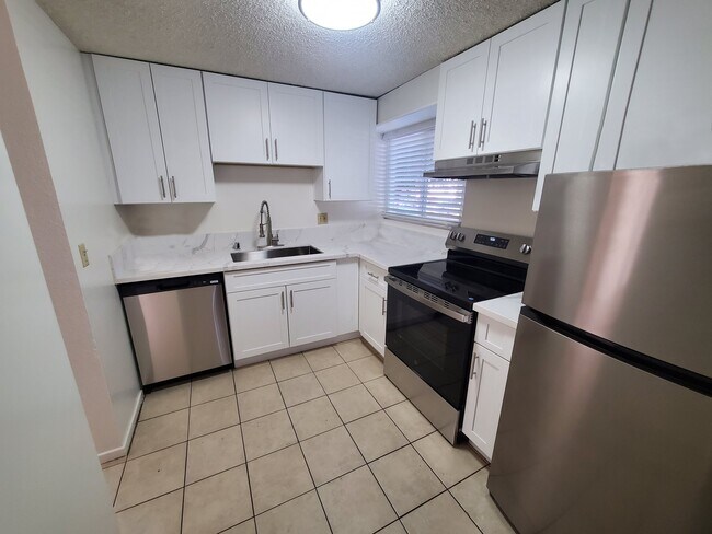 3704 Promontory St San Diego, CA 92109 photo 4