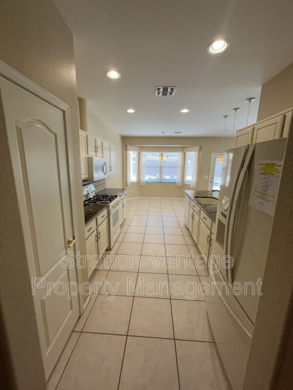 6983 S Oxford Ln Chandler, AZ 85249 photo 4