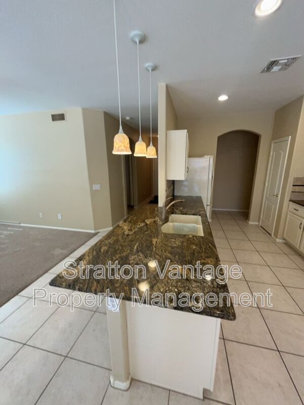 6983 S Oxford Ln Chandler, AZ 85249 photo 3