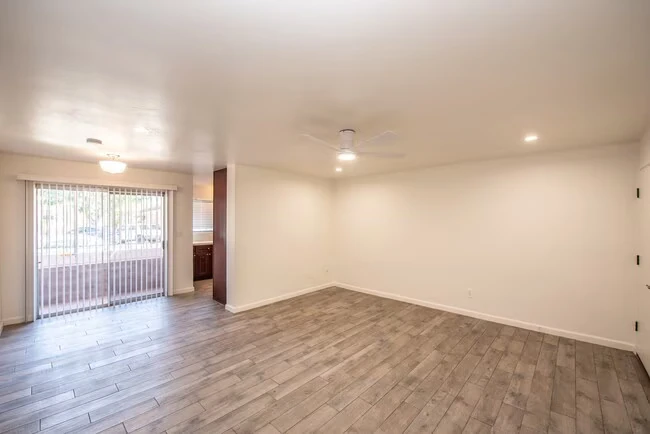 930 B Ave National City, CA 91950 photo 5