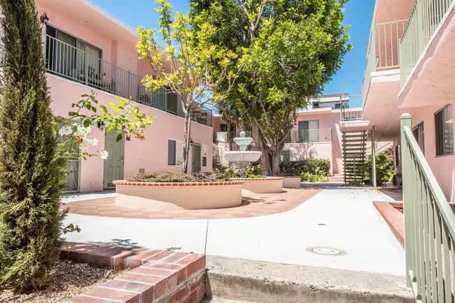 930 B Ave National City, CA 91950 photo 2
