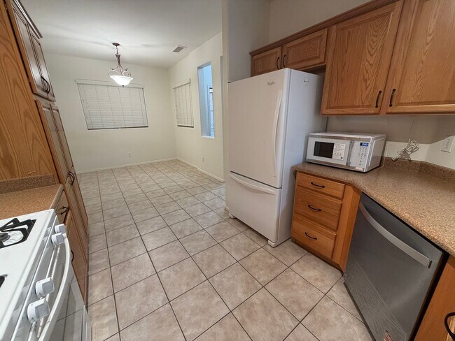 17403 N 167th Dr Surprise, AZ 85374 photo 3