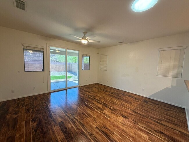17403 N 167th Dr Surprise, AZ 85374 photo 4