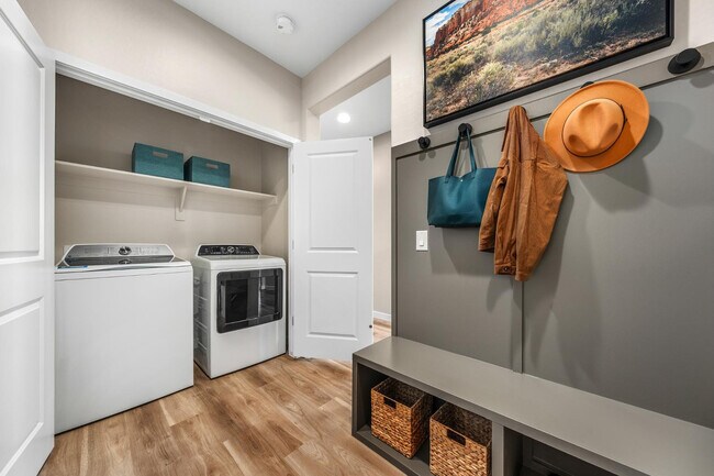 6112 S 47th Ln Phoenix, AZ 85339 photo 5