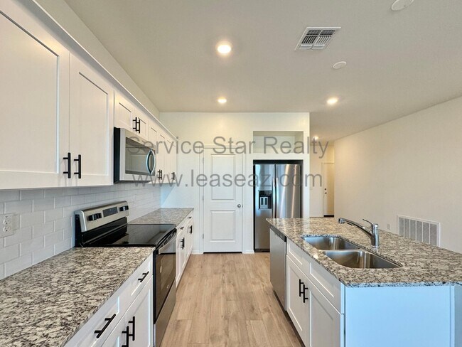 18100 W Soft Wind Dr Surprise, AZ 85387 photo 4