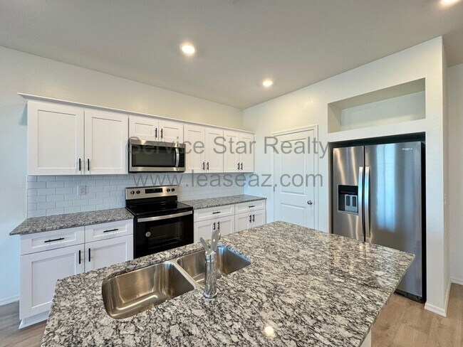 18100 W Soft Wind Dr Surprise, AZ 85387 photo 5