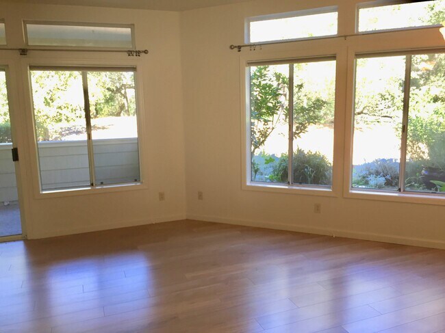 2103 Stonefield Ln Santa Rosa, CA 95403 photo 4