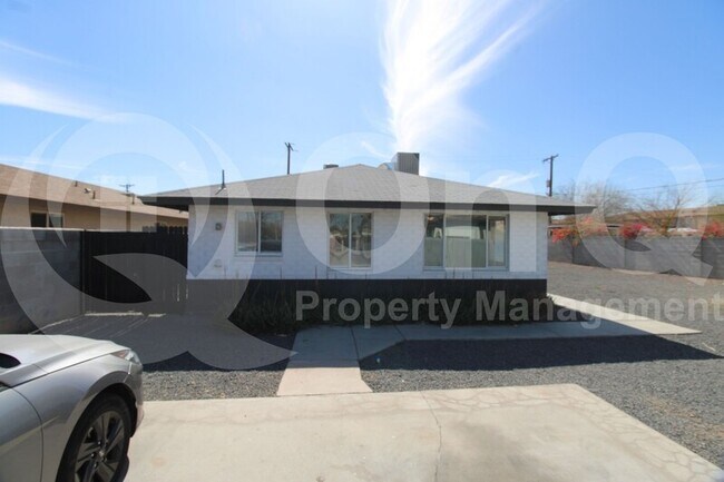 2109 W Hayward Ave Phoenix, AZ 85021 photo 4