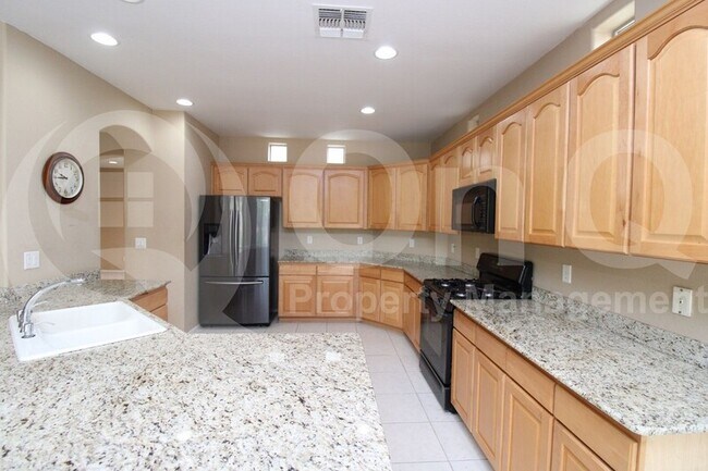 3006 W Vía De Pedro Miguel Phoenix, AZ 85086 photo 3