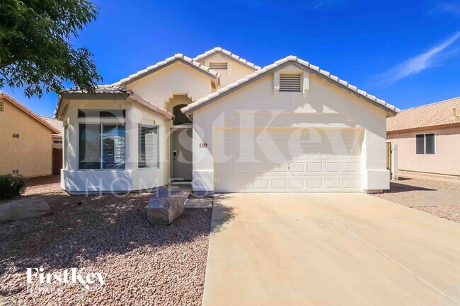 4354 E Birchwood Cir photo 2