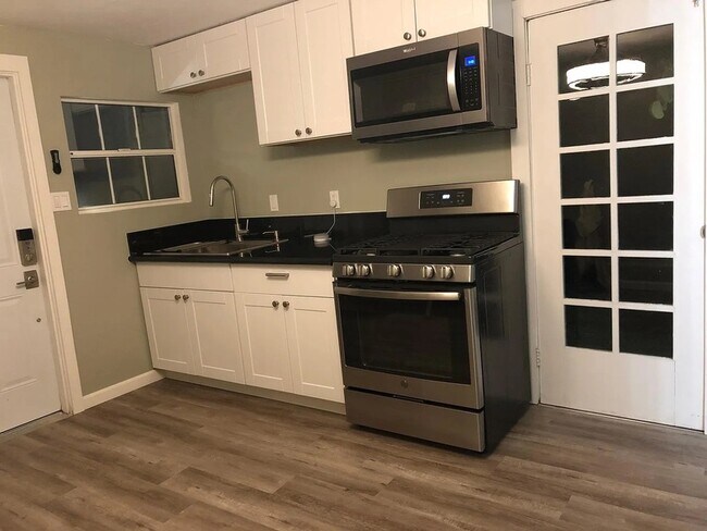 3675 Eagle St San Diego, CA 92103 photo 3