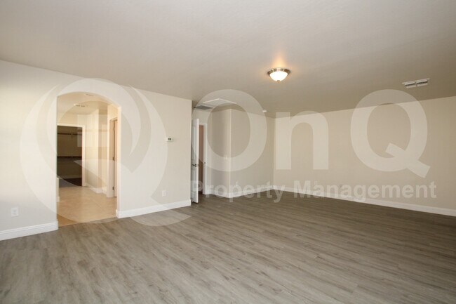 2679 N Riley Rd Buckeye, AZ 85396 photo 4