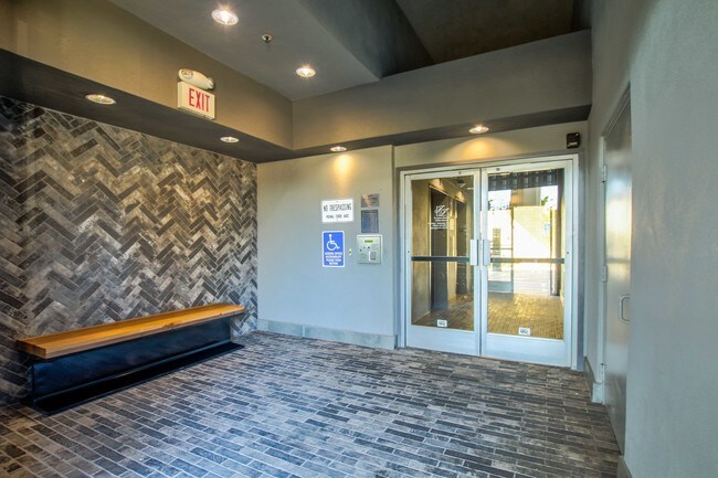 Fashion Terrace Apartment Homes photo 2