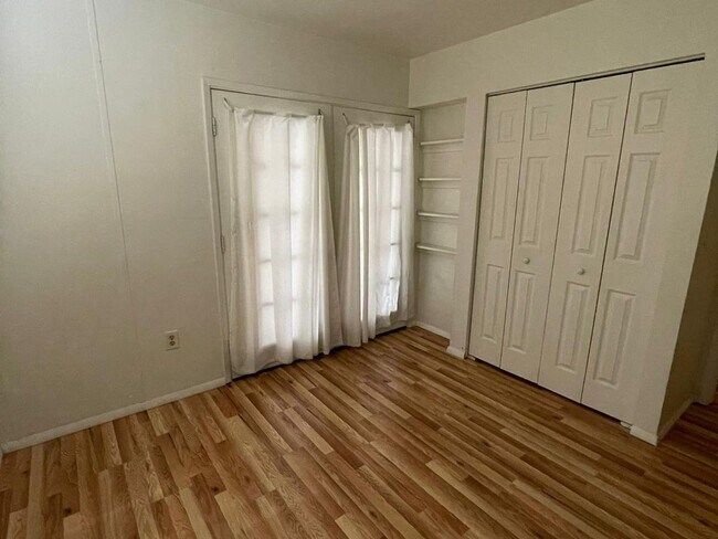 3119 W Cochise Dr Phoenix, AZ 85051 photo 5