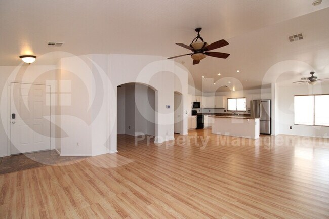 999 S 167th Dr Goodyear, AZ 85338 photo 5