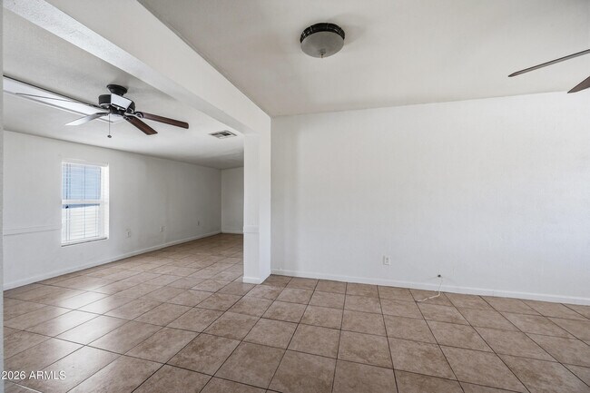 12422 N Cherry Hills Dr E Sun City, AZ 85351 photo 5