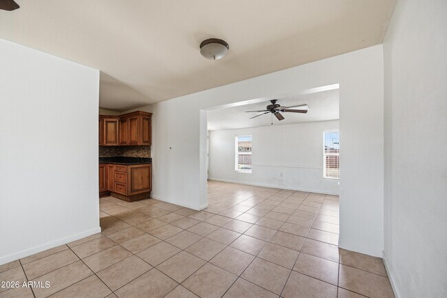 12422 N Cherry Hills Dr E Sun City, AZ 85351 photo 4