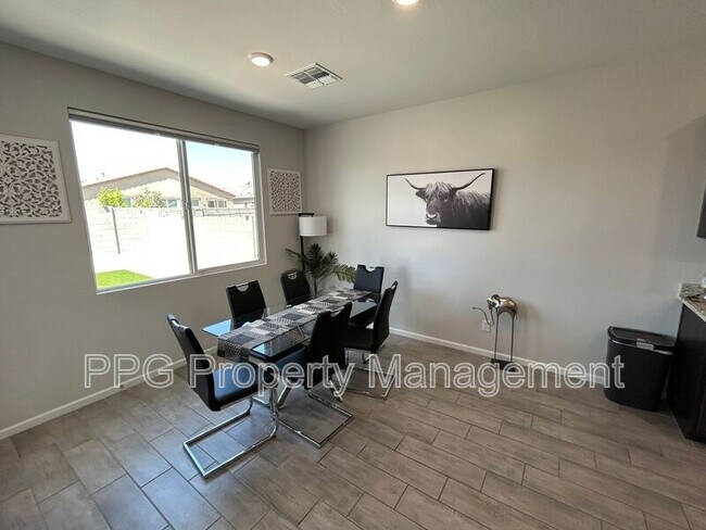 17974 Avenida del Sol W Surprise, AZ 85387 photo 4