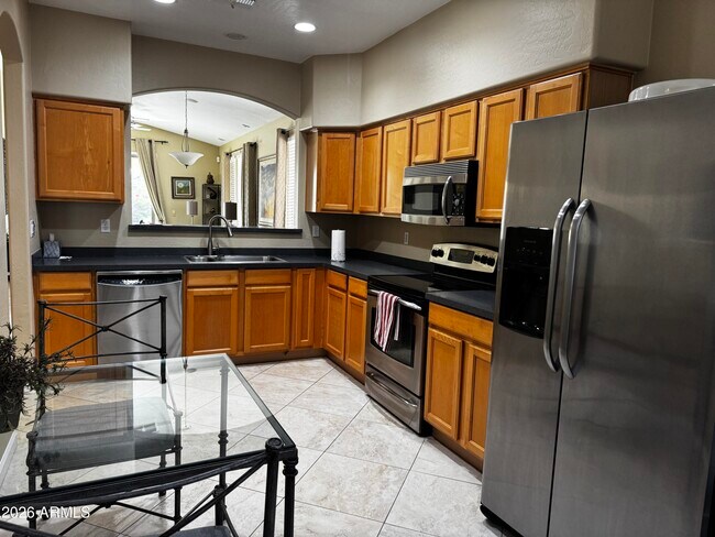 18131 W Canyon Ln Goodyear, AZ 85338 photo 4