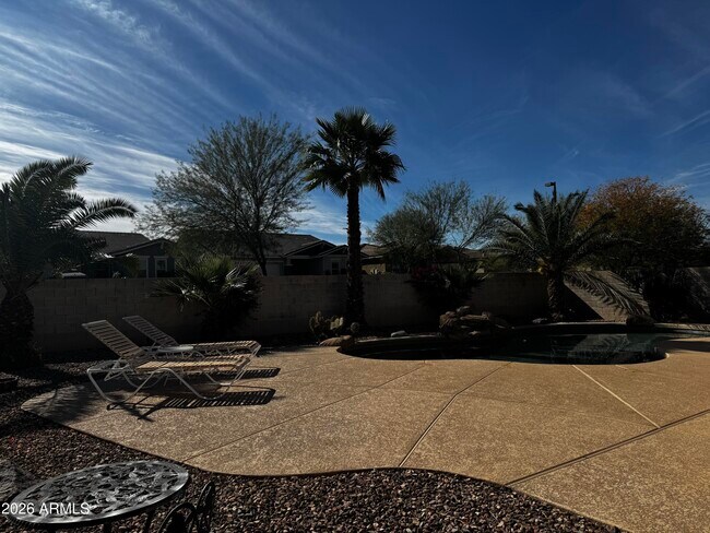 18131 W Canyon Ln Goodyear, AZ 85338 photo 3
