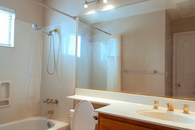 2052 Jamison Pl Santa Clara, CA 95051 photo 2