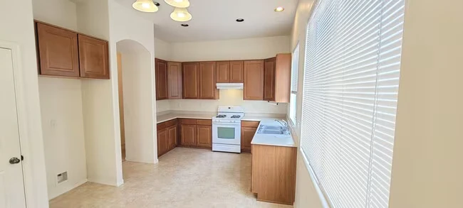 2559 E Wildhorse Pl Chandler, AZ 85286 photo 5