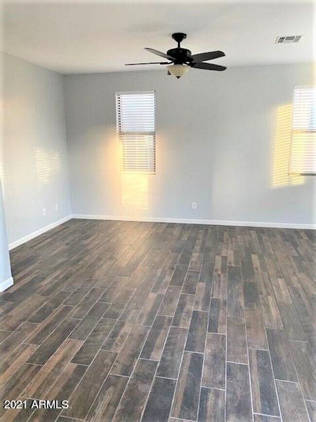 14789 W Jenan Dr Surprise, AZ 85379 photo 2
