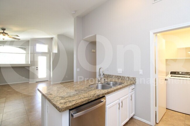 8009 W Quail Ave Peoria, AZ 85382 photo 5