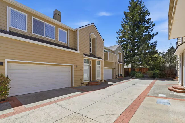 1104 Lautrec Ter Sunnyvale, CA 94087 photo 4