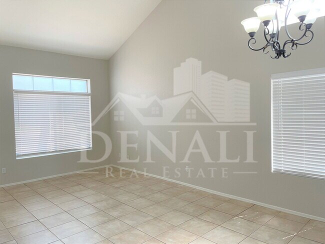 8535 W Vogel Ave Peoria, AZ 85345 photo 4