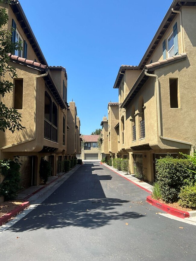 13330 Via Bellarado San Diego, CA 92129 photo 3