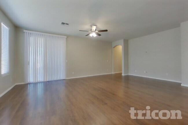 6608 S 45th Ln Phoenix, AZ 85339 photo 2