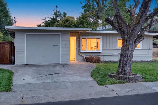 3100 Hacienda Dr Concord, CA 94519 photo 2