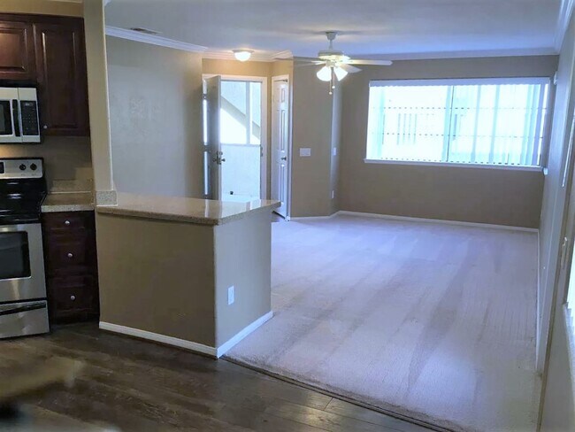 3455 Paseo De Alicia Oceanside, CA 92056 photo 2
