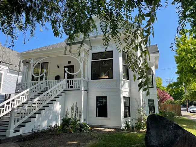 1206 Oak St Napa, CA 94559 photo 2