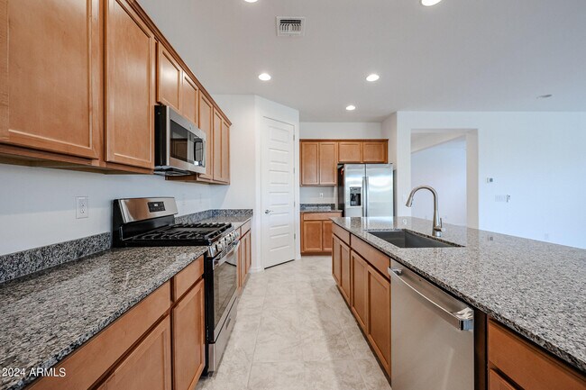 8752 W Medlock Dr Glendale, AZ 85305 photo 4