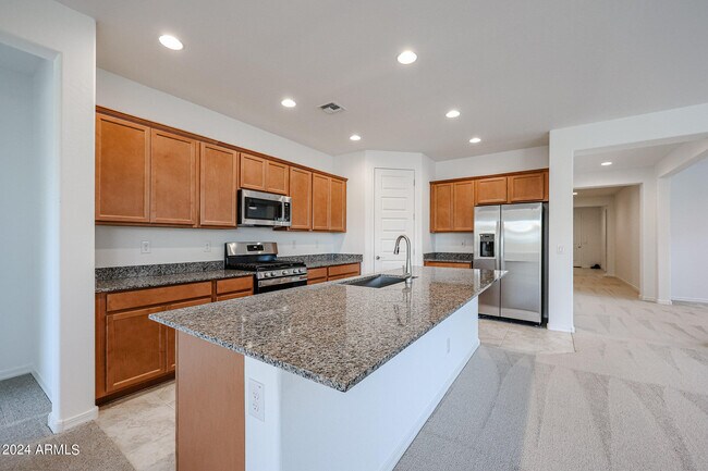 8752 W Medlock Dr Glendale, AZ 85305 photo 3